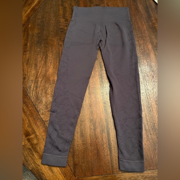 Gymshark women leggings small - Picture 2 of 3
